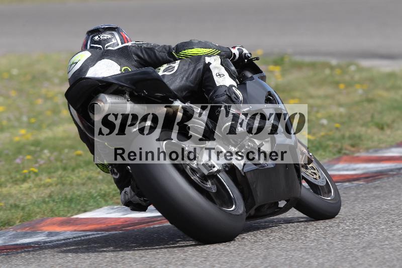 /Archiv-2025/05 14.04.2025 Plüss Moto Sport ADR/Freies Fahren/backside